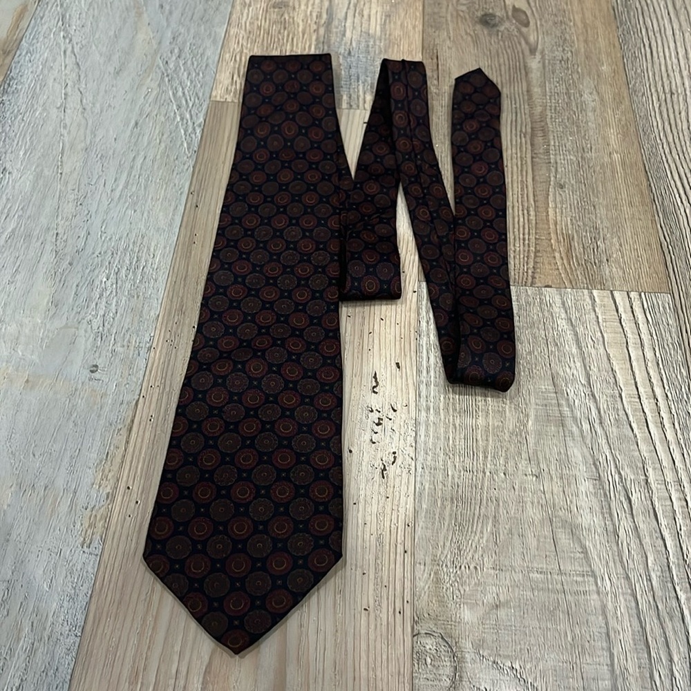 Enrico Guccini Italian silk tie in perfect condition  Navy Blue Burgundy